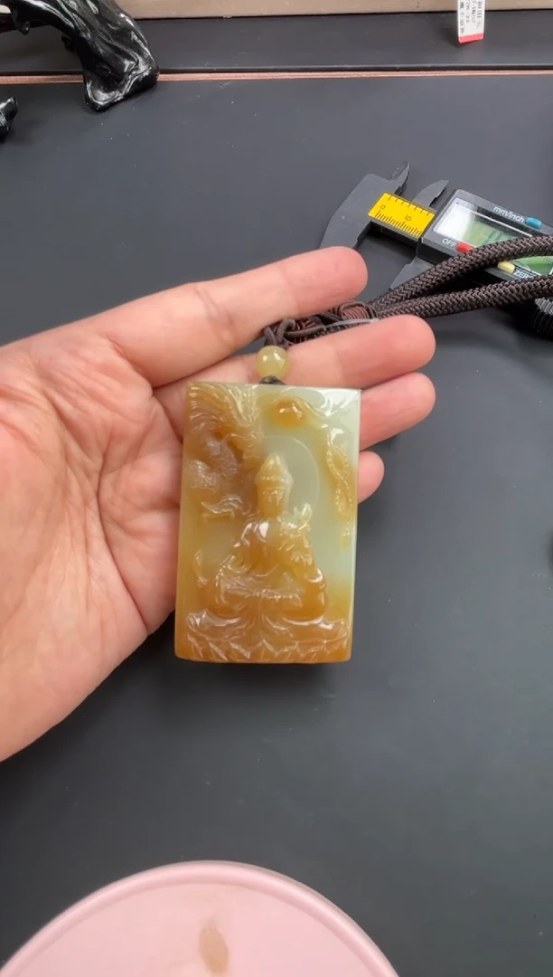 和田玉未镶嵌把件若羌微色差把件