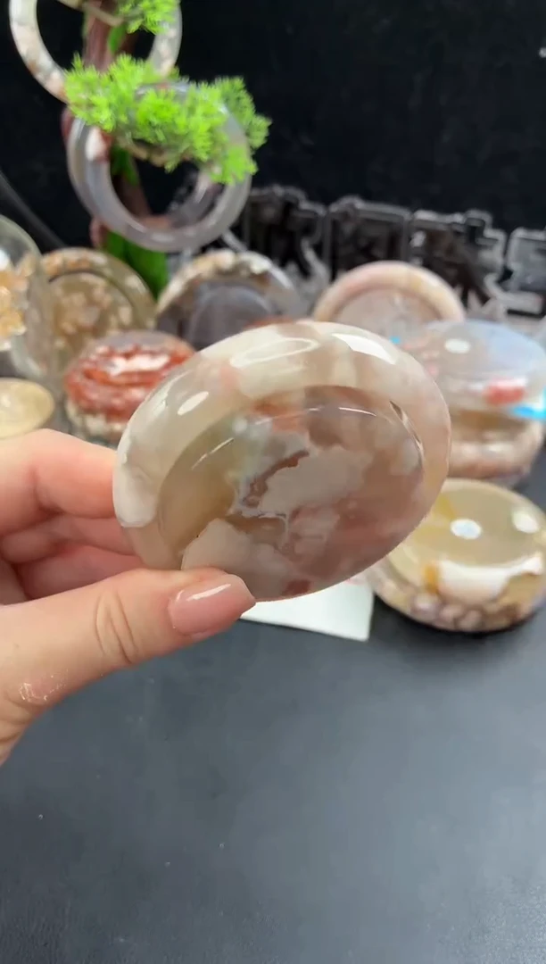 未镶嵌手镯（圆镯）石英质玉54