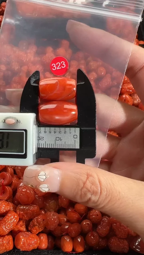 颈饰未镶嵌南红玛瑙1