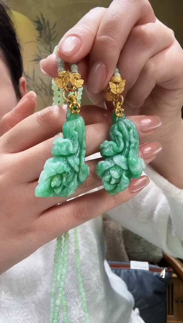 颈饰未镶嵌翡翠多样发其一个