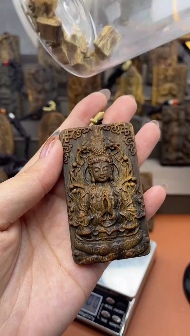 木木雕款芽庄 莲花观音7cm送养香瓶