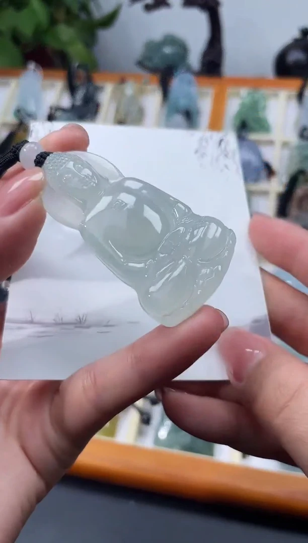 颈饰未镶嵌翡翠大日