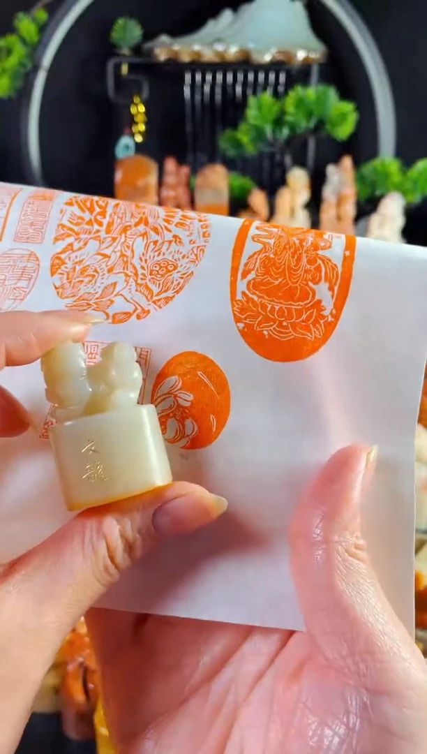 老挝石印石手工篆刻《荷花鱼》