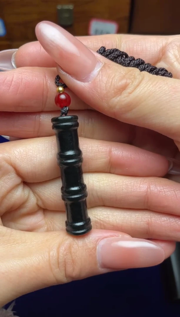 未镶嵌和田玉挂件昵***中和田玉