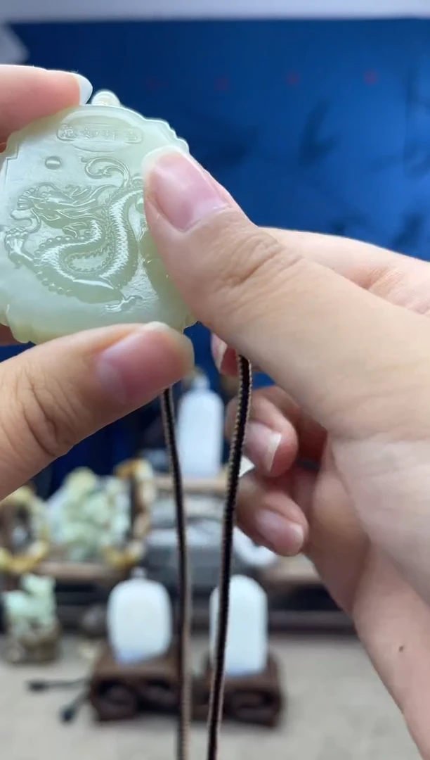 和田玉未镶嵌颈饰1