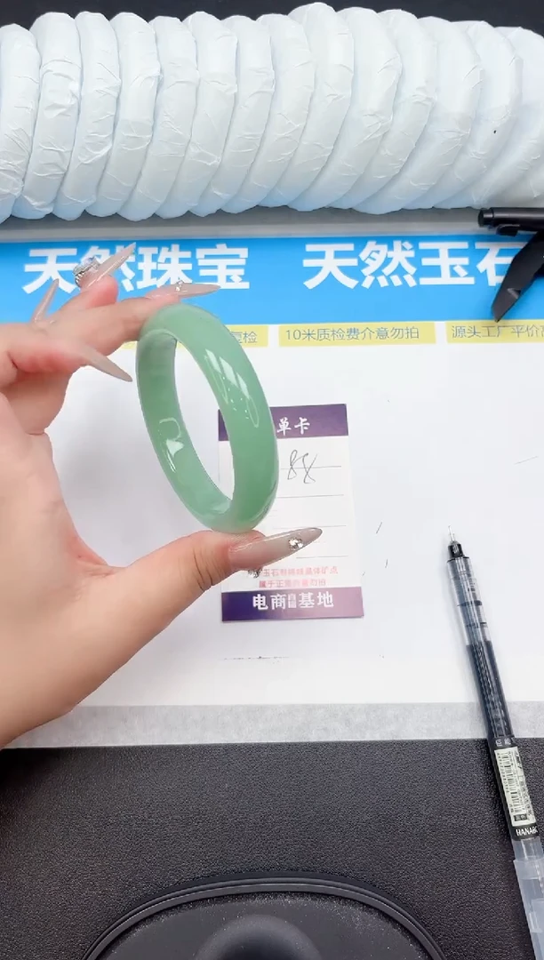 未镶嵌手镯石英质玉188-60
