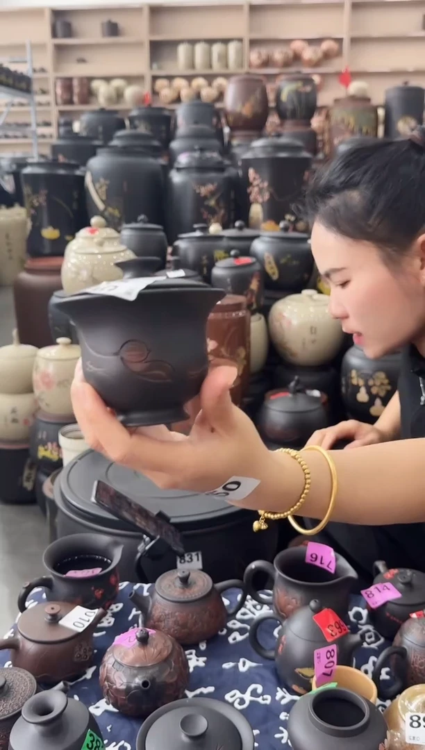 罐瑕疵 荷花鲨鱼盖碗   514