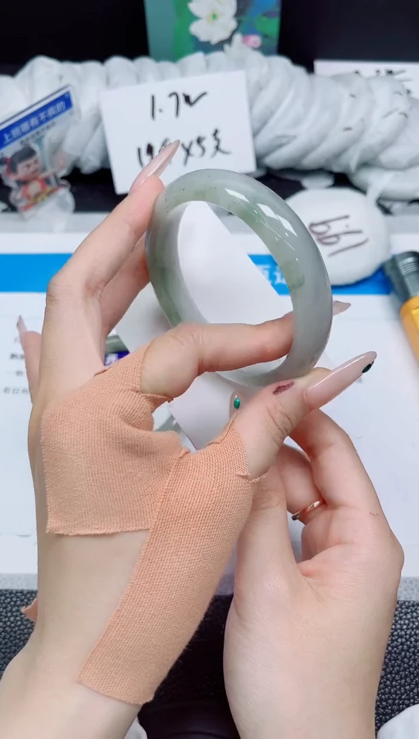 石英质玉手镯未镶嵌297-60