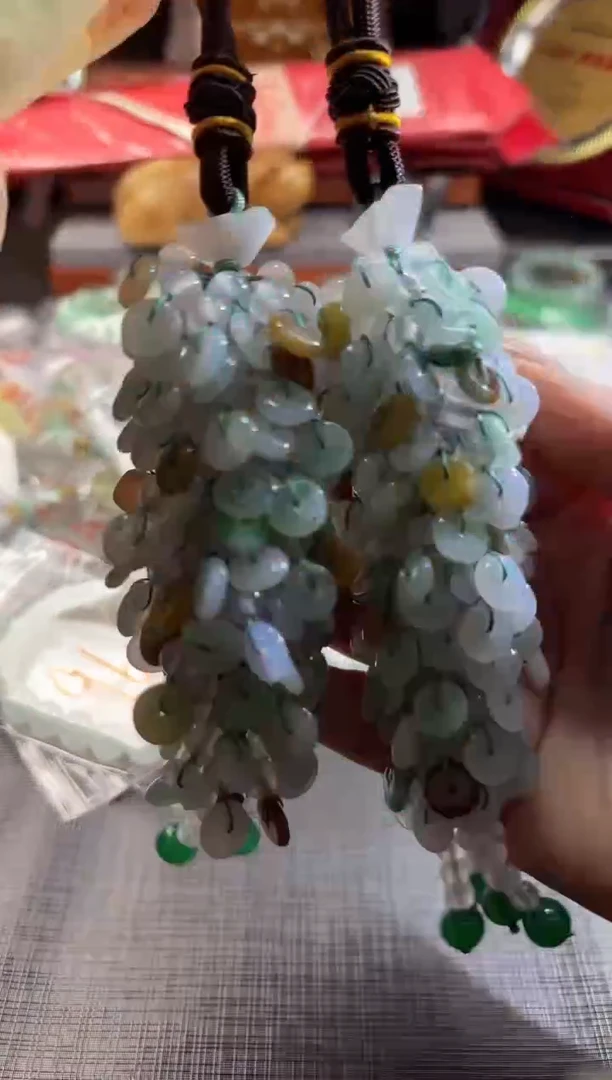 翡翠未镶嵌颈饰100643993