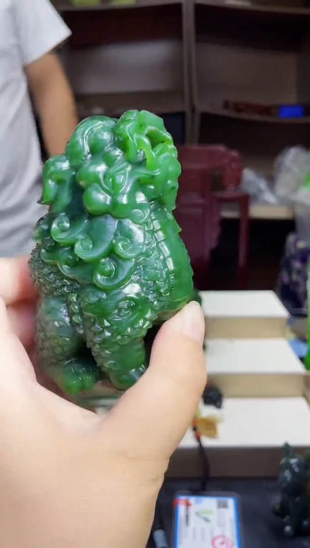 和田玉未镶嵌颈饰1