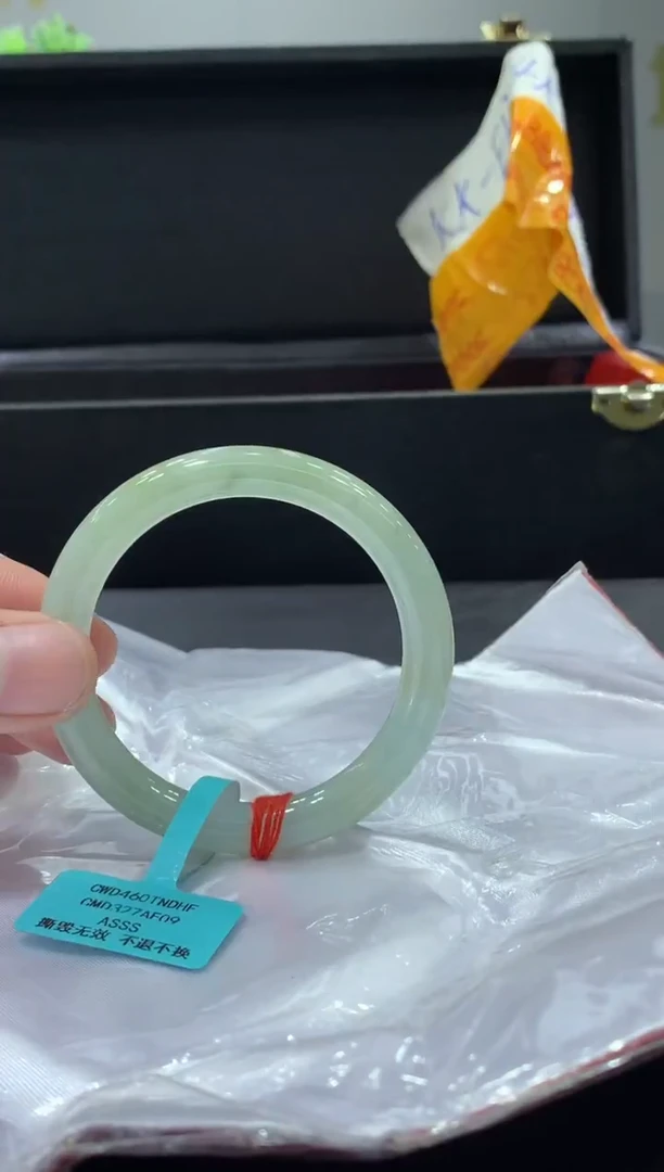 未镶嵌手镯翡翠翡翠手镯