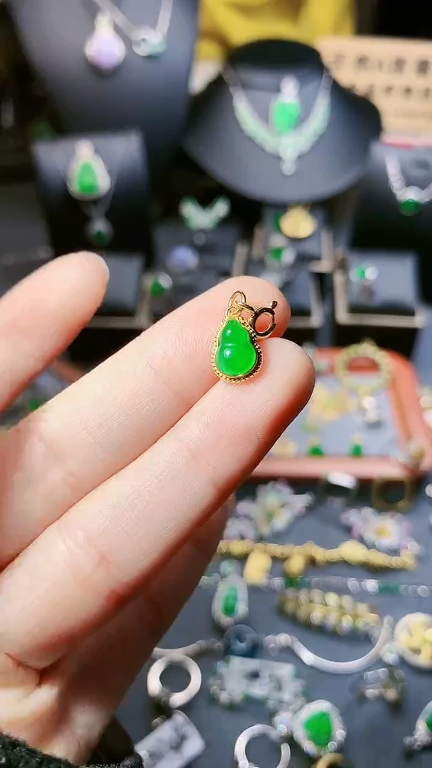 【闪购商品】翡翠吊坠(不含链)银S925镶嵌小提留