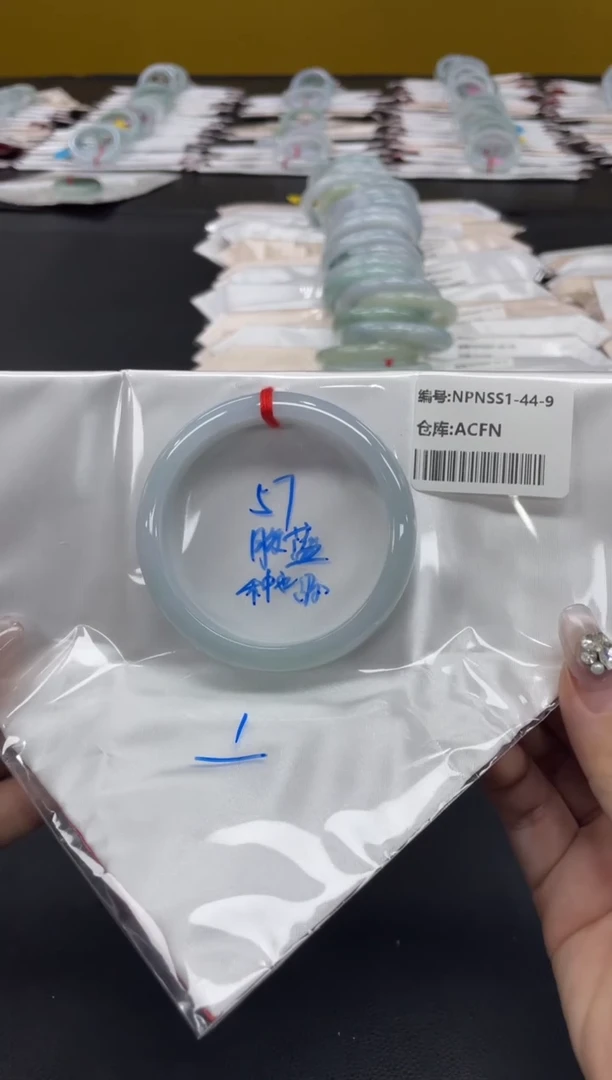 未镶嵌手镯翡翠翡翠手镯
