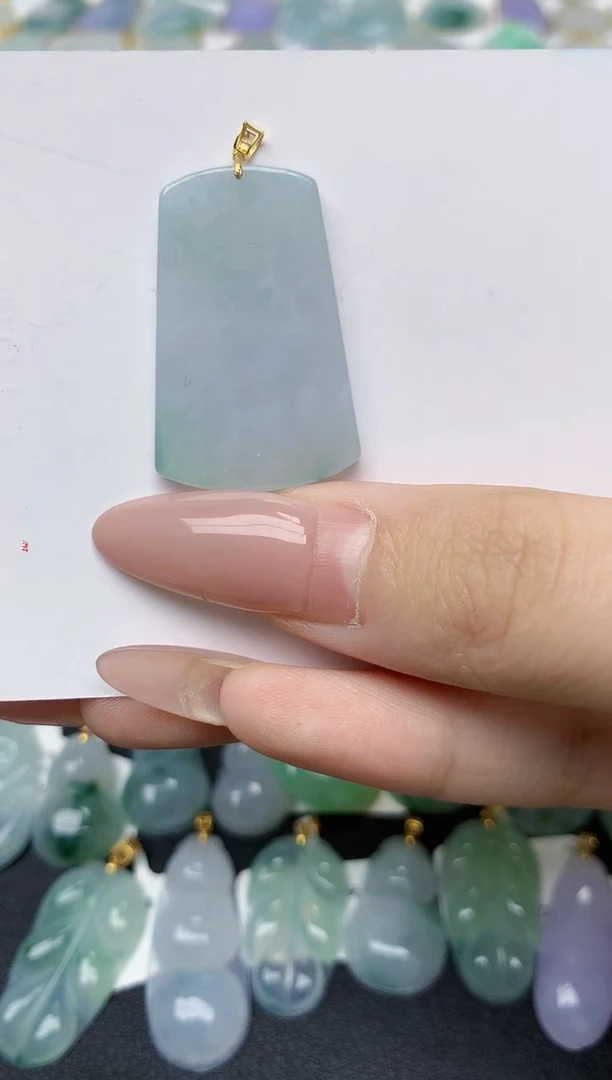 翡翠18K金镶嵌颈饰天然翡翠A货