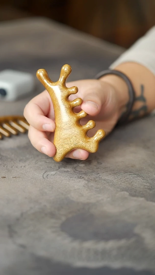 金丝楠老料大漆款多功能按摩梳