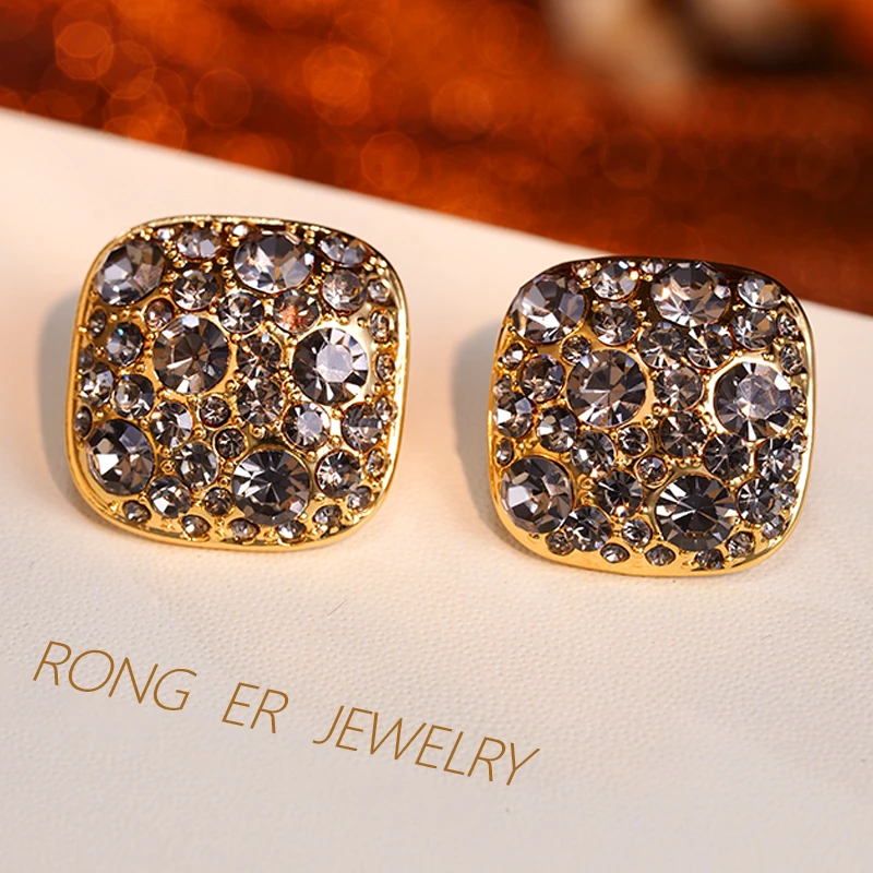 铜合金合成锆石耳饰 小香风气质轻奢经典精致素款耳环