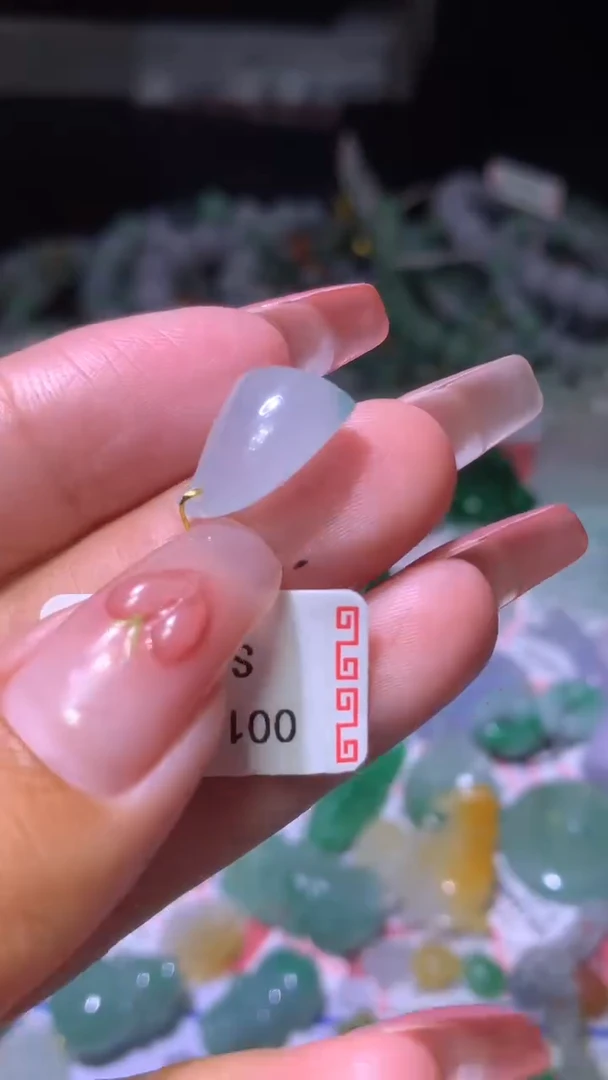 翡翠未镶嵌颈饰MXX021272