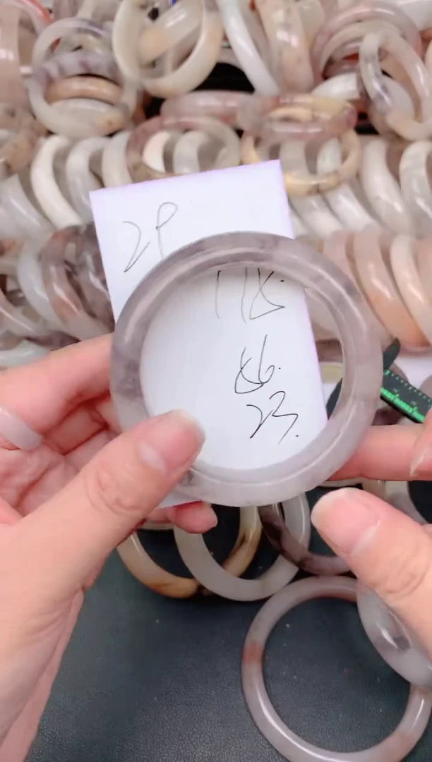 未镶嵌手镯石英质玉175