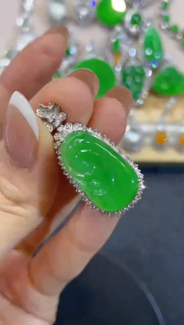 吊坠(不含链)18K金镶嵌翡翠团购12