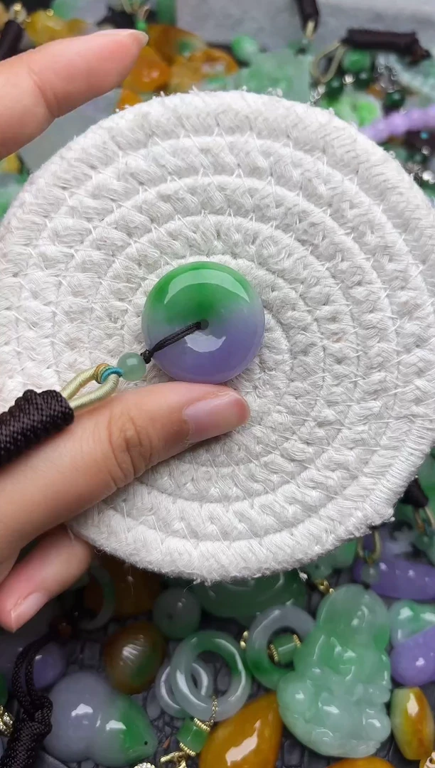 颈饰未镶嵌翡翠缅甸翡翠吊坠