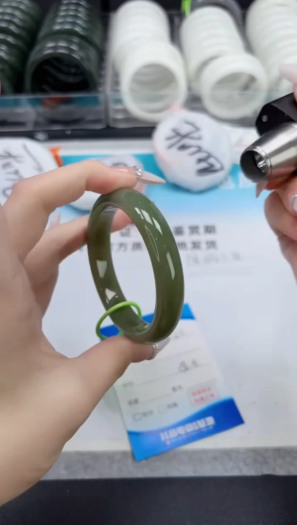 未镶嵌手镯和田玉10.5/120/55-57