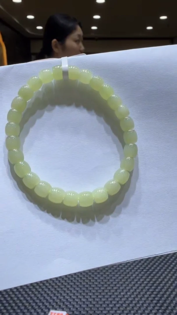 颈饰未镶嵌和田玉手串7mm