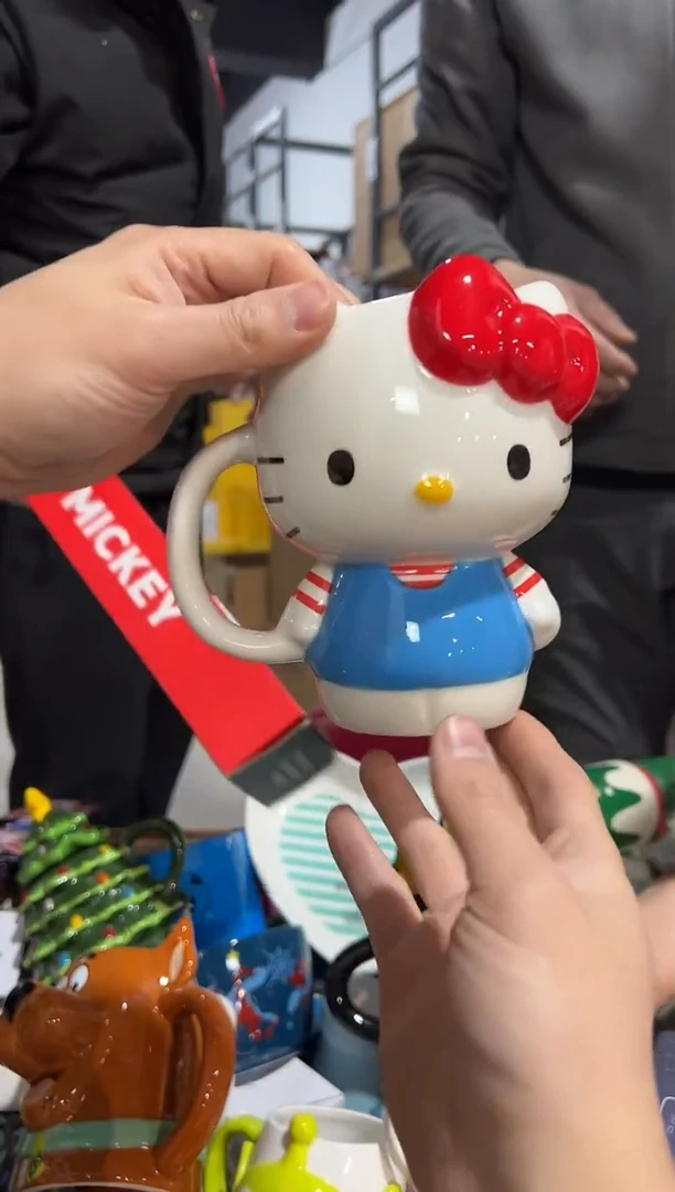 【闪购商品】杯陶瓷条纹kt全身杯