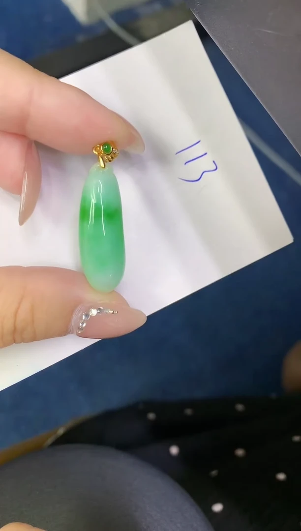 颈饰未镶嵌翡翠缅甸天然翡翠A货