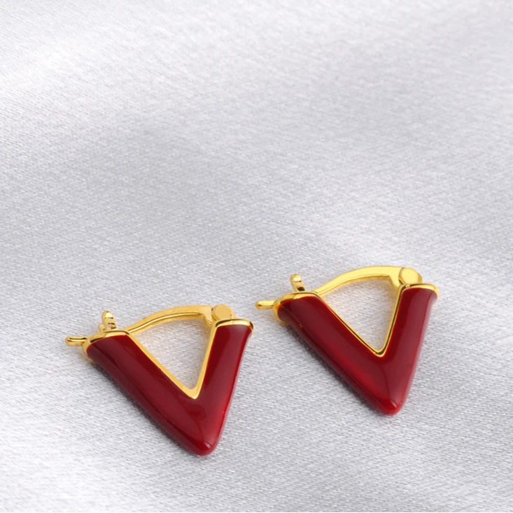 铜合金耳饰 TheGreenParty 2025新年款日韩轻奢女款V字耳钉耳饰