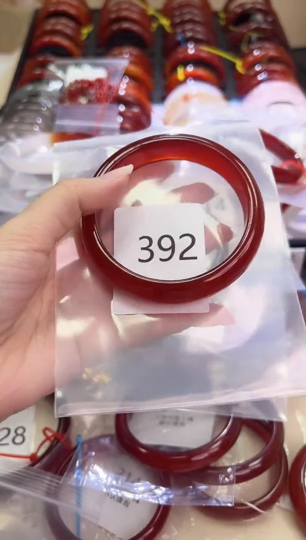 玛瑙/玉髓手镯未镶嵌61.6圈口*392