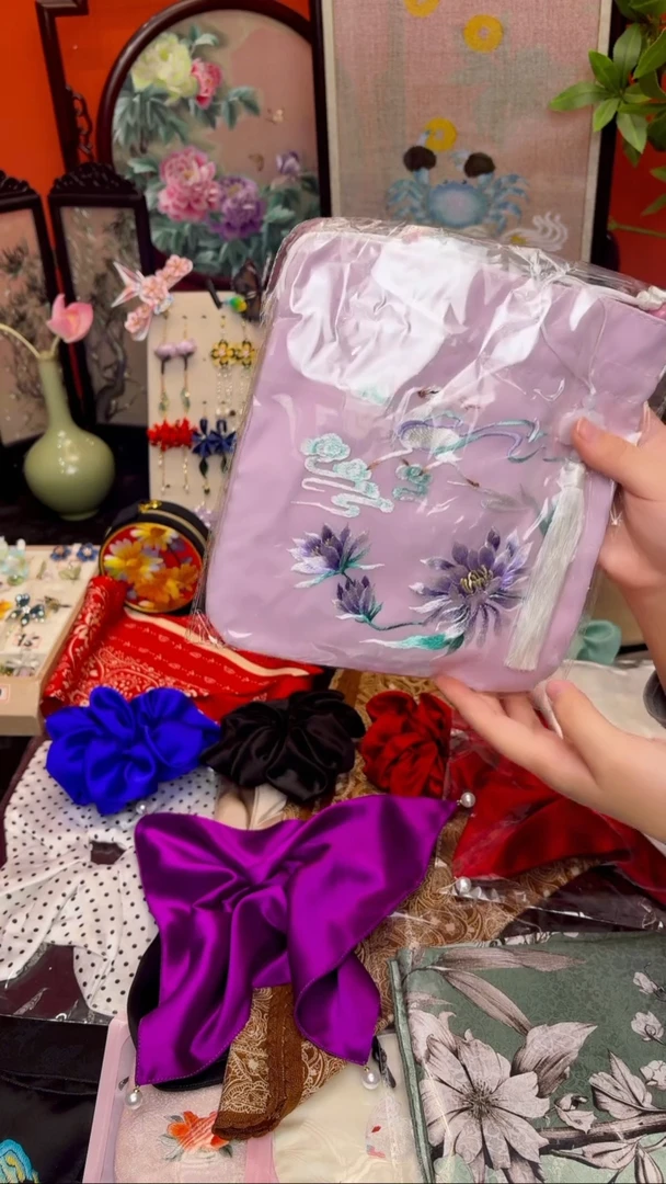 刺绣麦*糖非遗绒花苏绣饰品