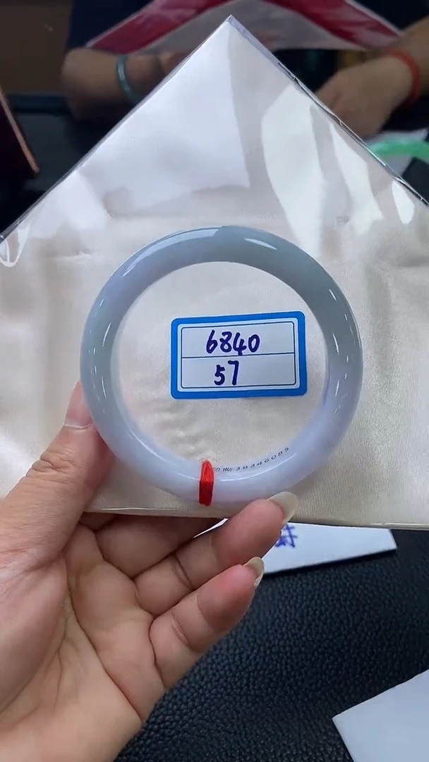 翡翠手镯未镶嵌12