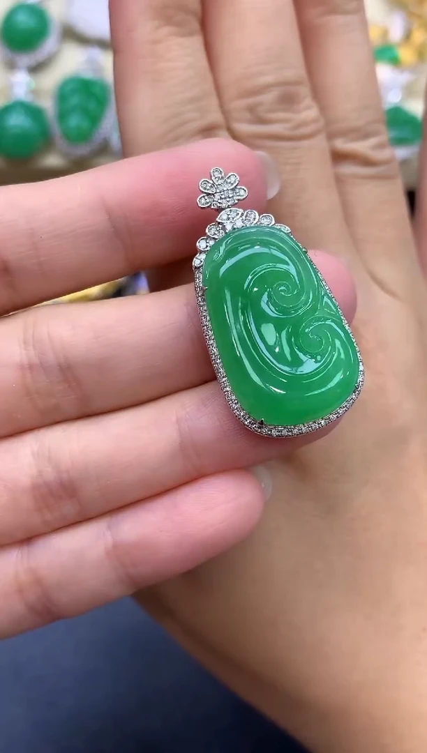 颈饰18K金镶嵌翡翠464-中国好珍宝