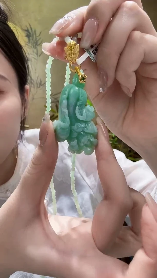 颈饰未镶嵌翡翠吊坠