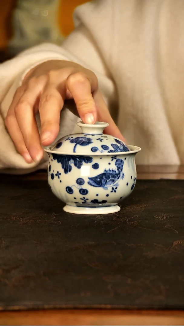 乐之斋青花鱼藻盖碗