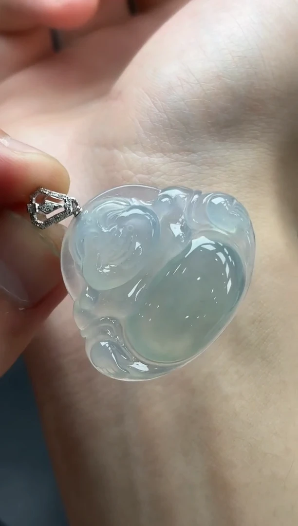 颈饰18K金镶嵌翡翠佛公