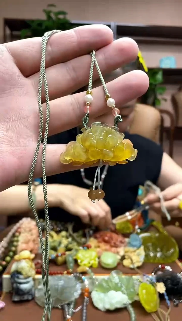 未镶嵌岫玉吊坠·1
