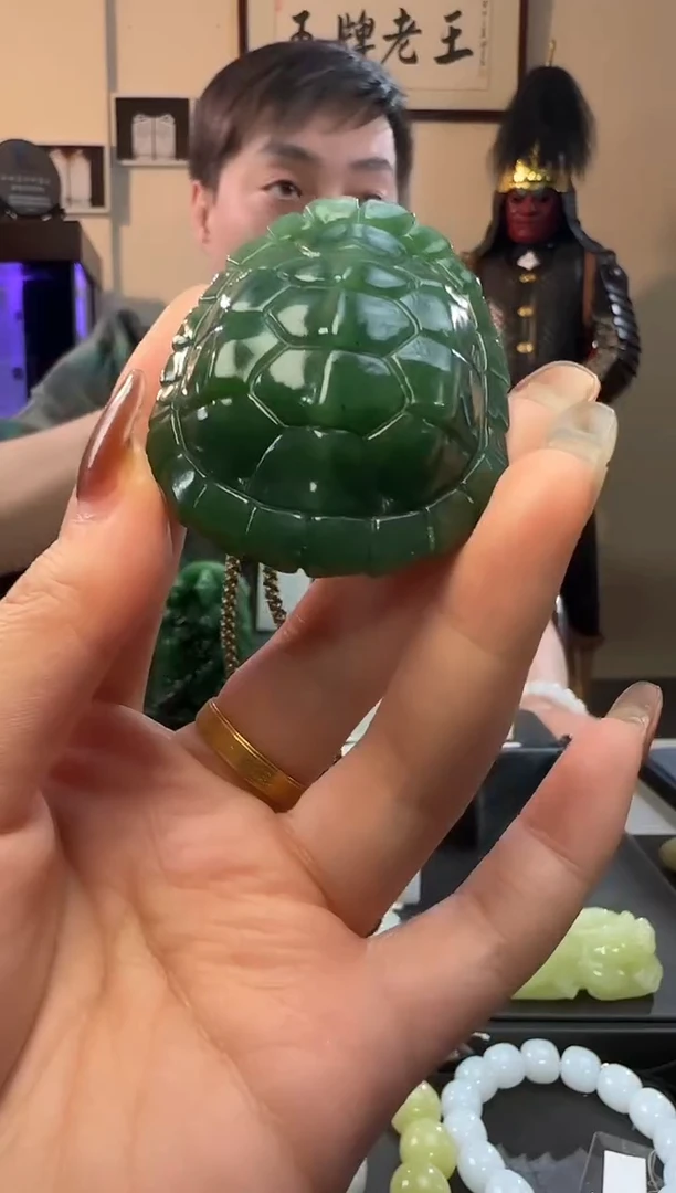 颈饰未镶嵌和田玉碧玉富甲手把