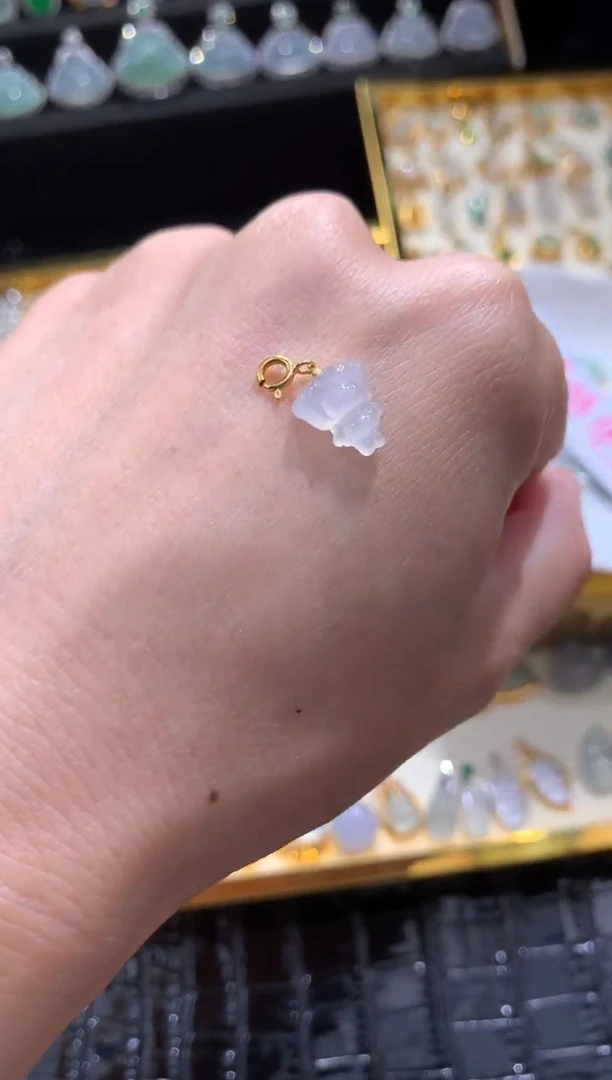 颈饰18K金镶嵌翡翠翡翠