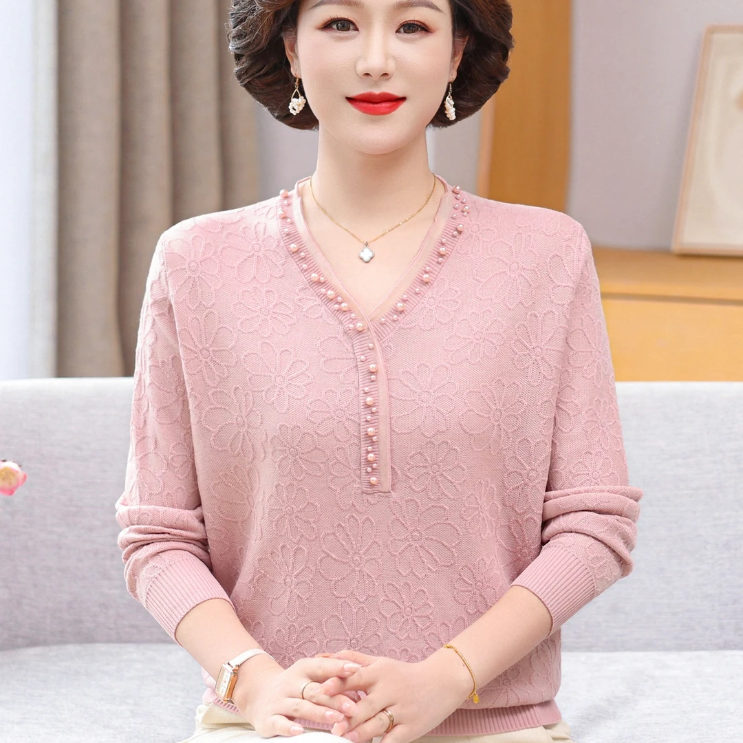 洋气妈妈春秋薄款针织衫宽松版V领上衣特大码中老年女钉珠打底衫
