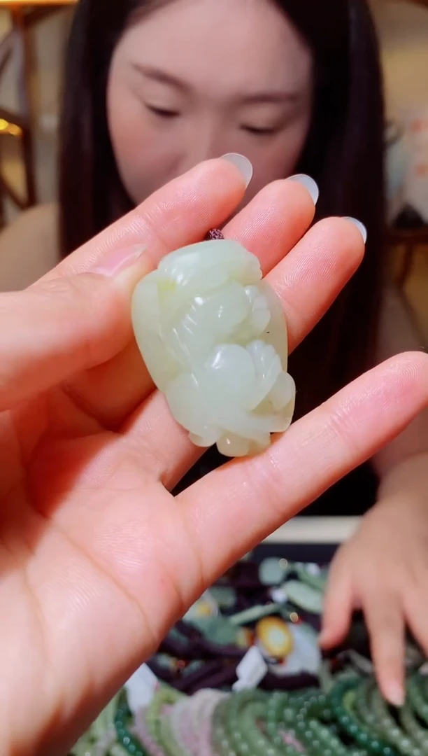 和田玉未镶嵌颈饰1