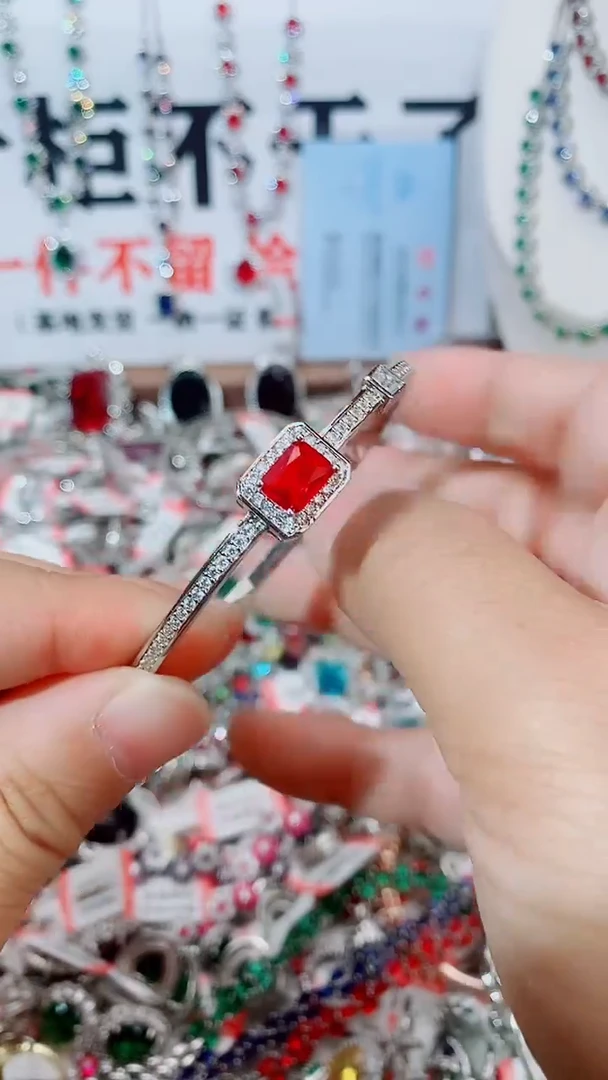 未镶嵌手镯红宝石
