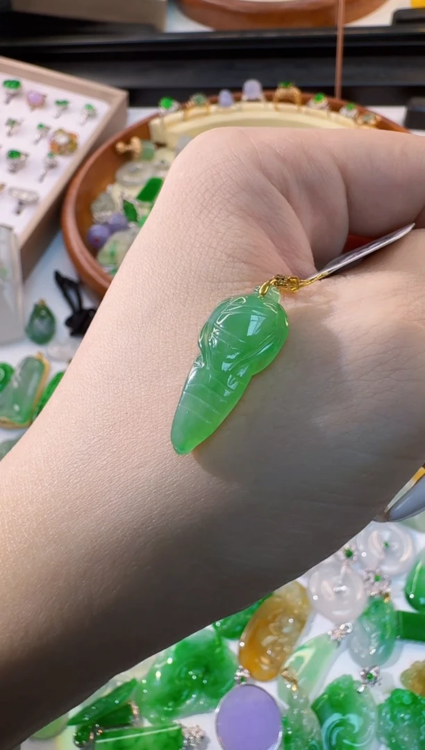 翡翠18K金镶嵌吊坠(不含链)天然缅甸A货翡翠