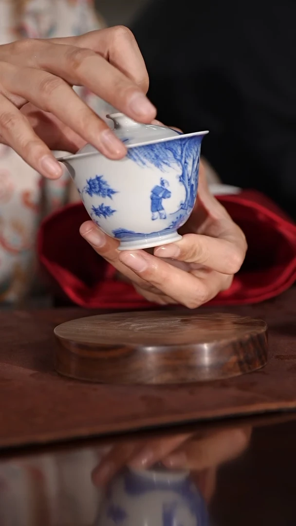 【闪购商品】古官青玉陶渊明爱菊两才盖碗