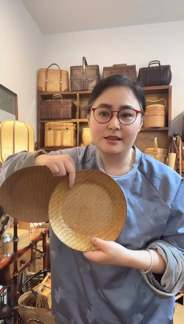 手工竹编圆形浅盘两个装