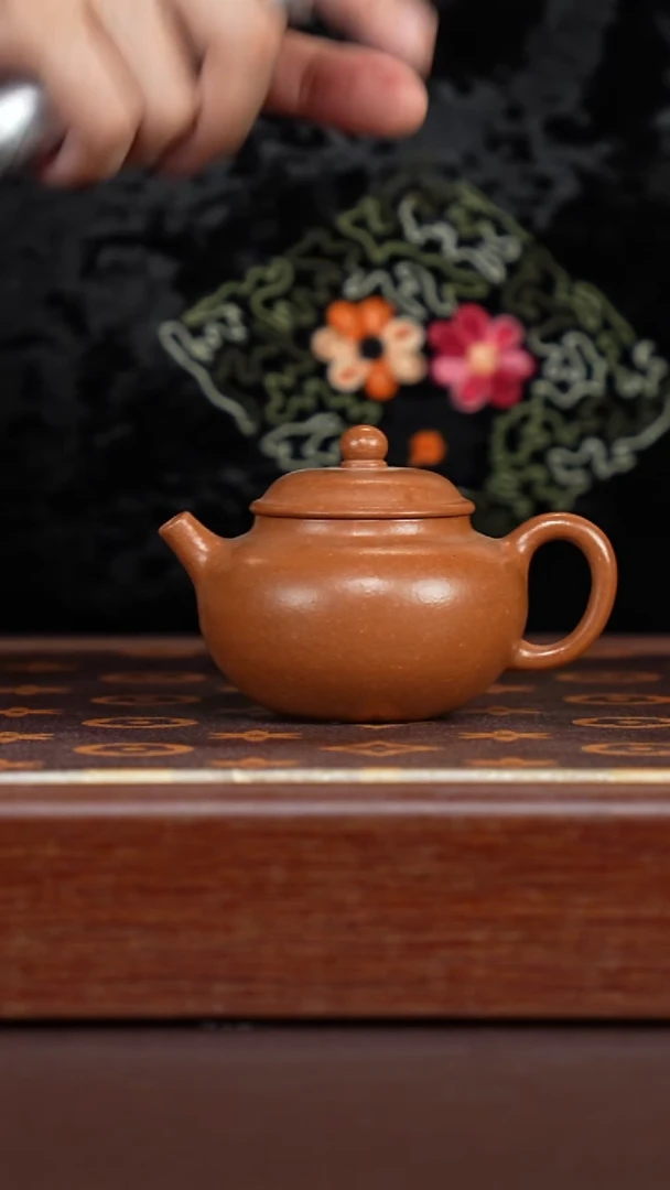 茶壶紫砂葵黄段小贡珠125cc