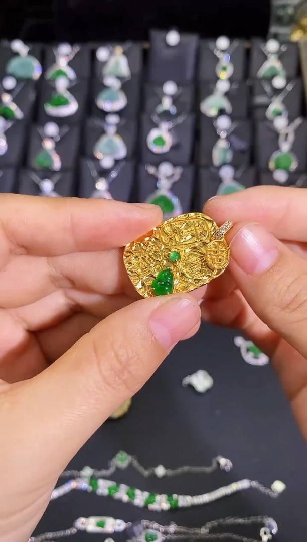 【闪购商品】翡翠吊坠(赠链)银S925镶嵌吉言牌吊坠