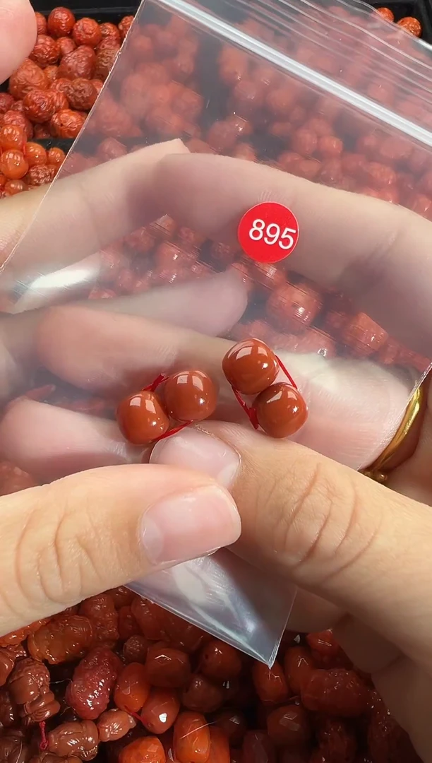 颈饰未镶嵌南红玛瑙1