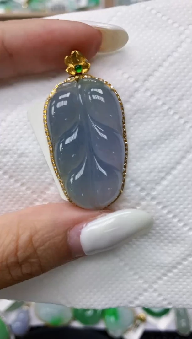 颈饰18K金镶嵌翡翠11111111111