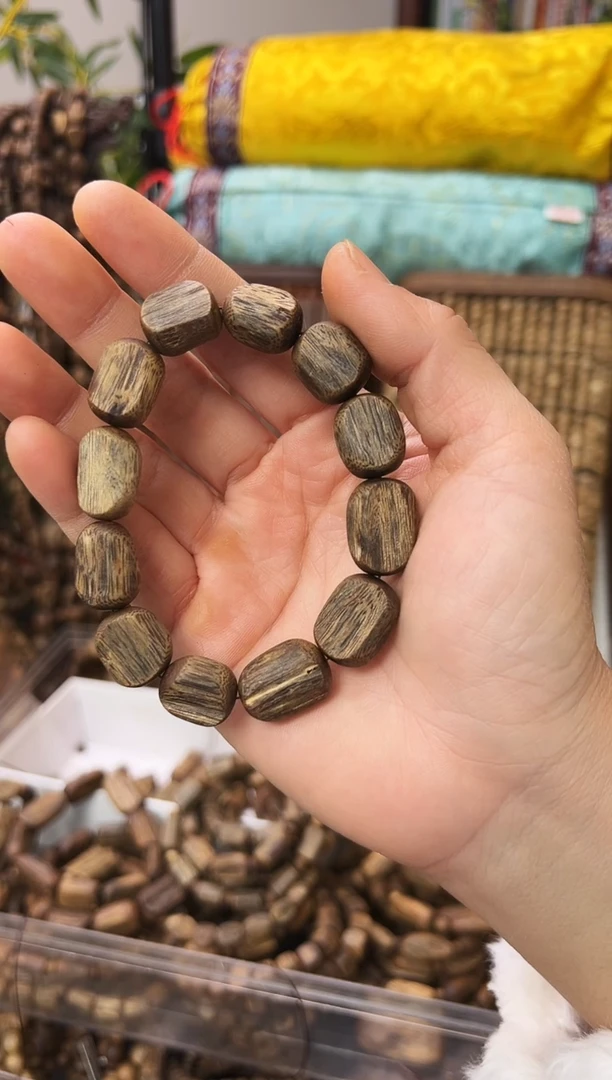 沉香手串棋楠透顶绿单圈